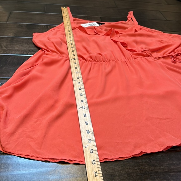 ❤️3/$30 Torrid Coral Blouse - Picture 6 of 9